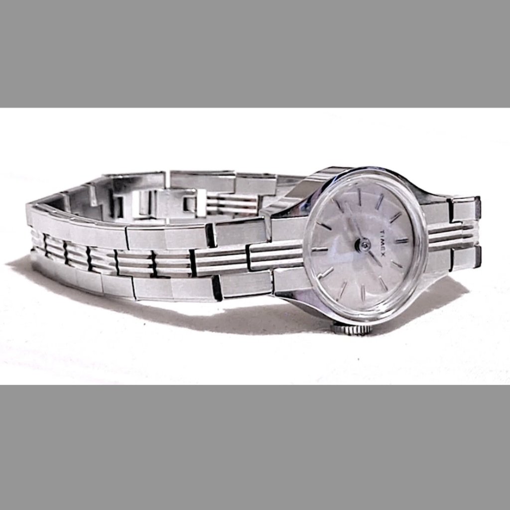 Vintage Timex Watch Women 18mm Silver Tone Round Dial Manual Wind 6